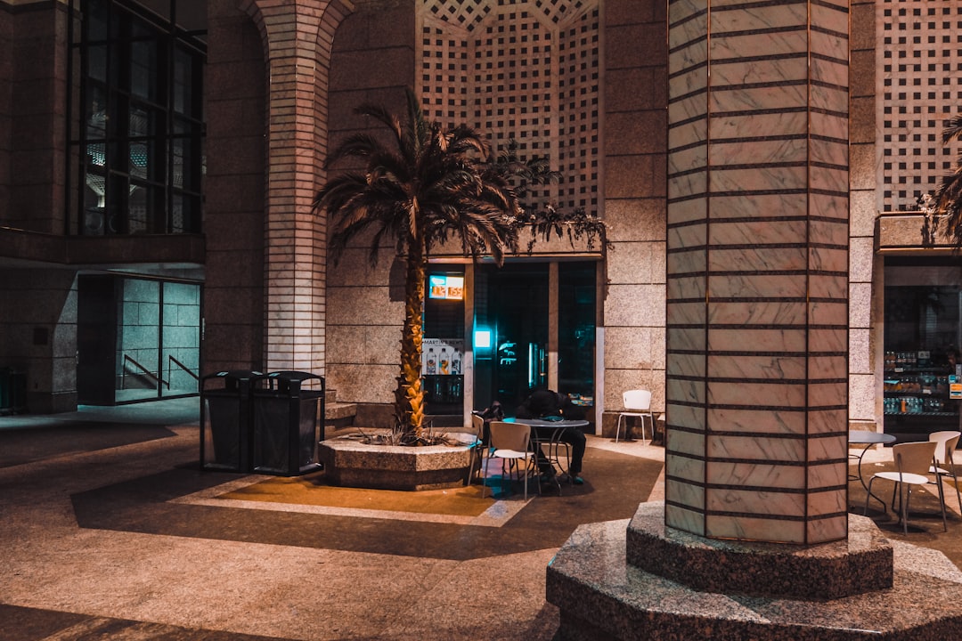 Das Flüstern der Vergangenheit: Auf den Spuren von Málagas verborgenen Hotelgeheimnissen