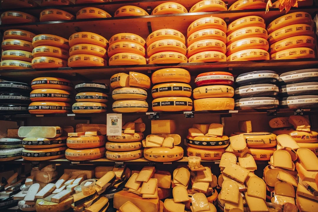 La Cheesequería eröffnet in Huelin mit 1.000 Gratis-Kuchenstücken