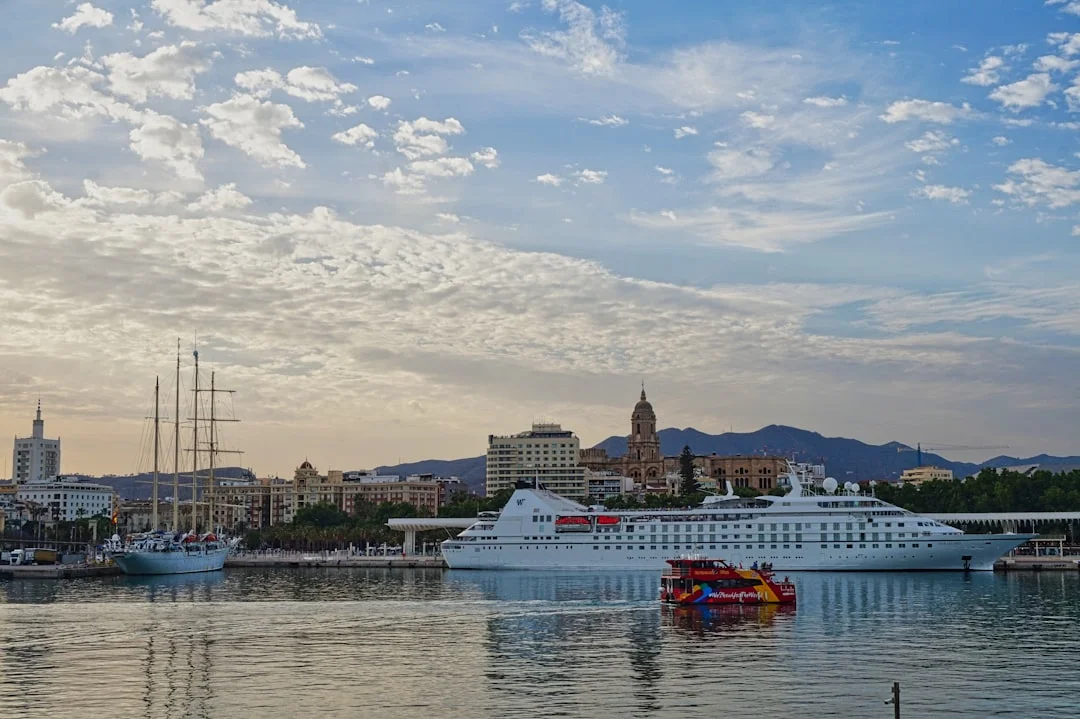 Hafen von Málaga führend in Spanien bei Fracht- und Kreuzfahrtwachstum
